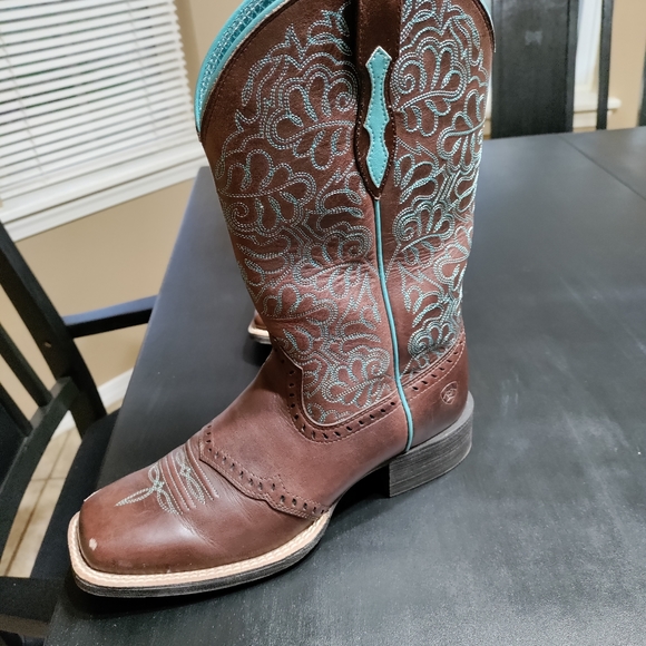 Ariat Shoes | Women's Ariat Round Up Remuda Western Boots, Size 8 | Color: Brown | Size: 8 | Slgundel8699's Closet